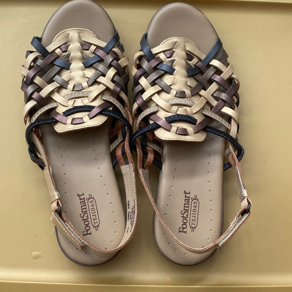 FOOTSMART -Tejidas Tabor Huaraches women’s Sandal SZ 11WW - Tan/brown multi